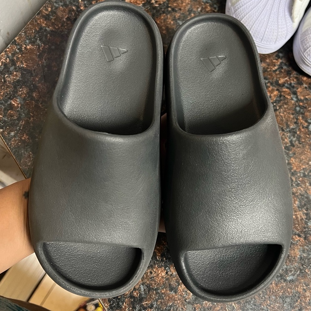 Kids Yeezy Slides